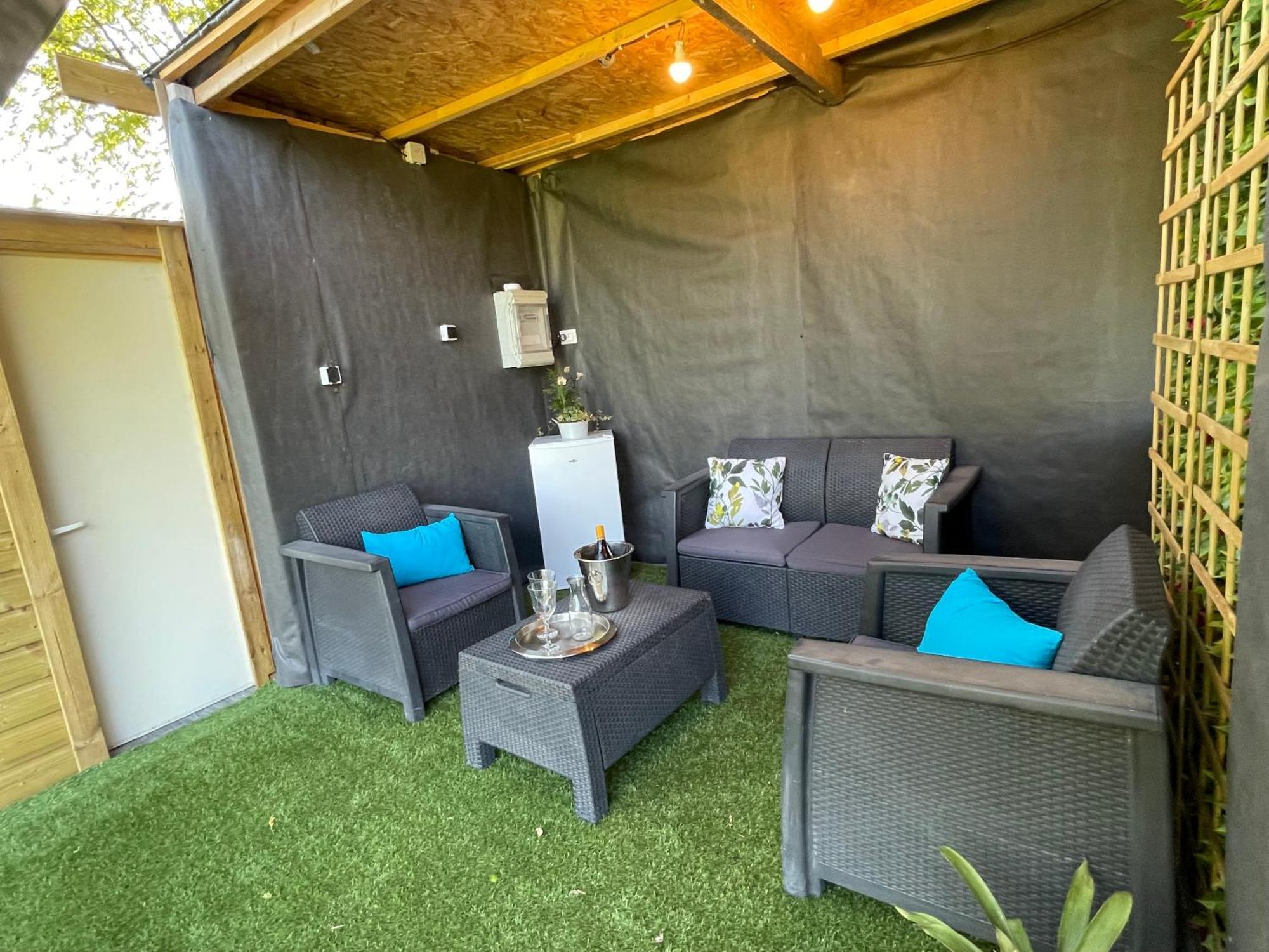 Dependance Privee - Halte Route Apartamento Le Thor Exterior foto