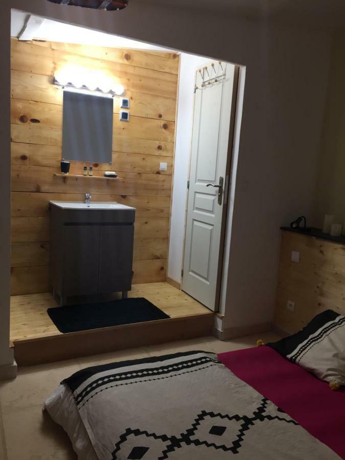 Dependance Privee - Halte Route Apartamento Le Thor Exterior foto
